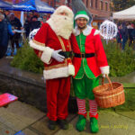 Arrivée du Père Noël et distribution de bonbons